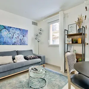 Appartement Superbe T2 Acces Salle De Sport, Piscine, Parking, Marseille